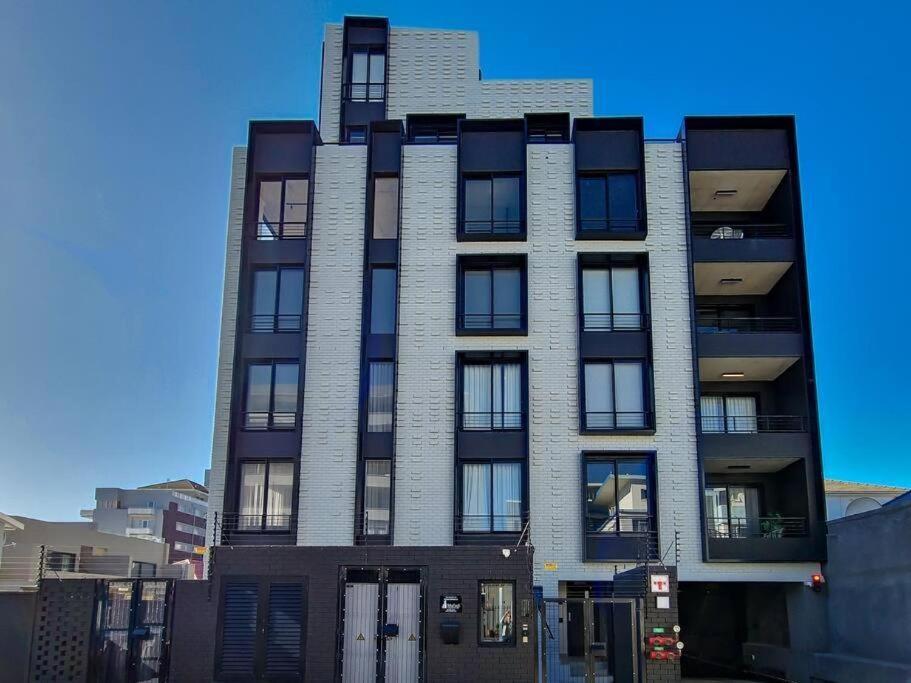 Modern Elegance Sea Point Haven *
