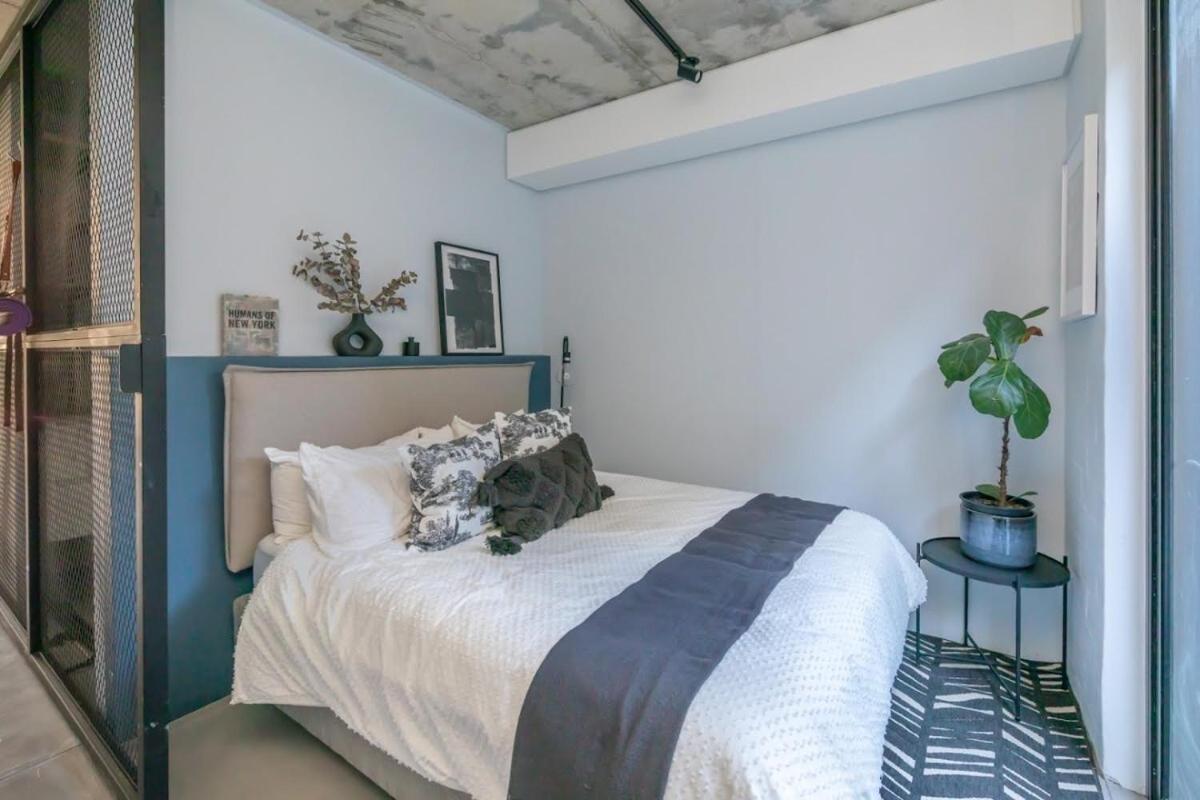 Apartment Modern Elegance Sea Point Haven